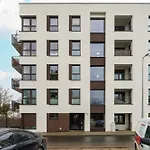 公寓 Beautiful With Balcony & Free Garage By Renters