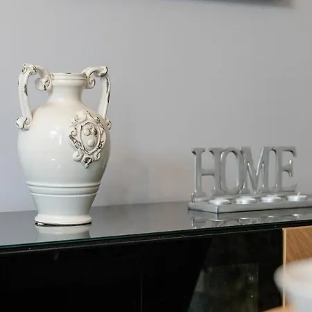 Beautiful With Balcony & Free Garage By Renters Apartament Poznań