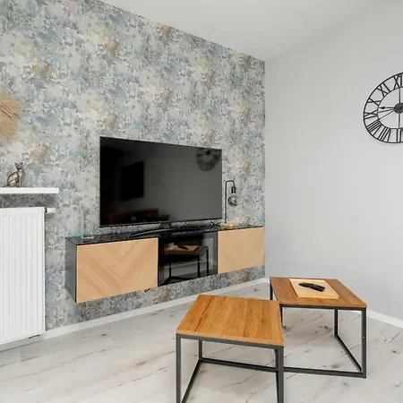 Beautiful With Balcony & Free Garage By Renters Apartament Poznań