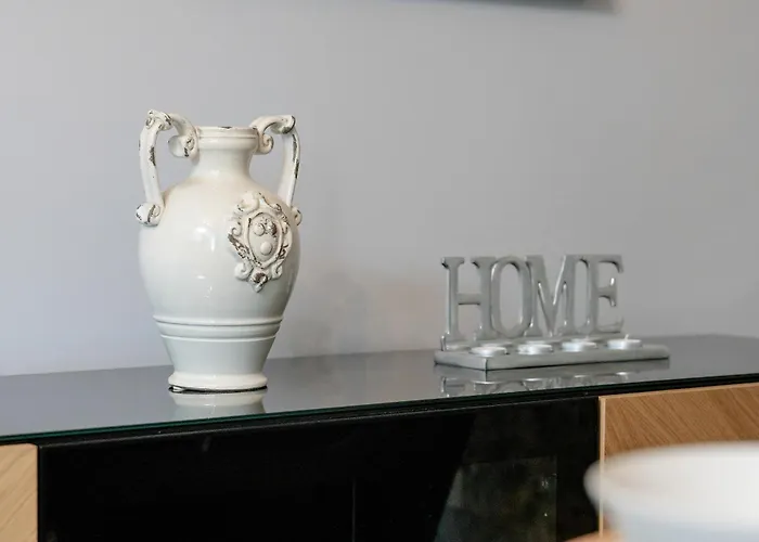 Beautiful With Balcony & Free Garage By Renters Apartament Poznań