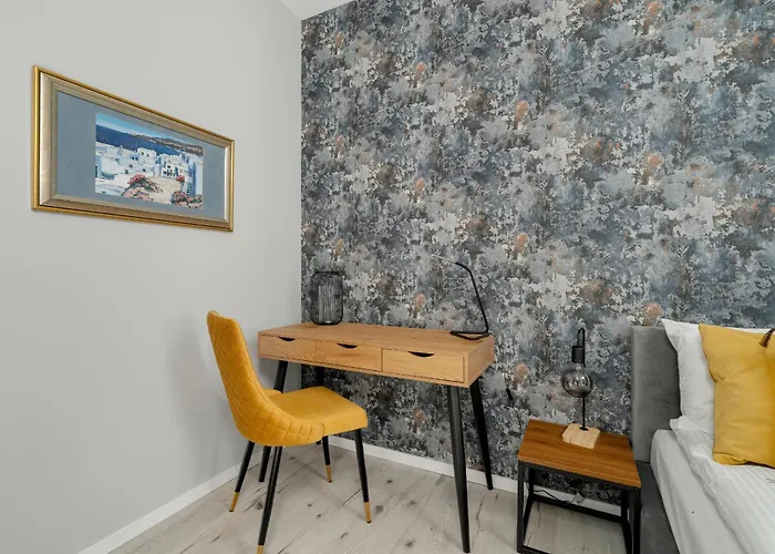 Apartament Beautiful With Balcony & Free Garage By Renters *