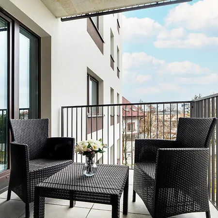 Beautiful With Balcony & Free Garage By Renters 아파트