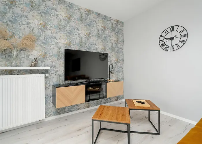 Beautiful With Balcony & Free Garage By Renters Apartman Poznań